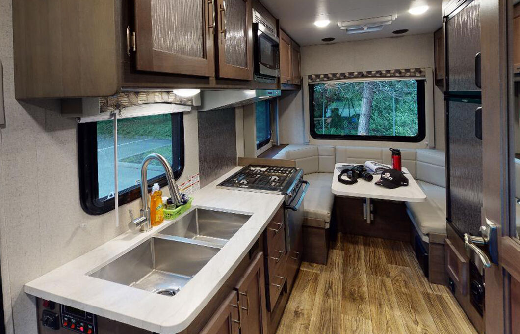 Class C Motorhome-Small (C-Small), , hi-res image number 5